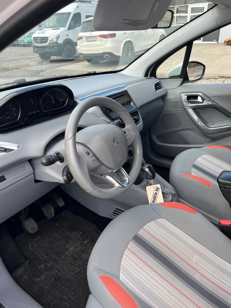 Peugeot 208 1.4 , снимка 10 - Автомобили и джипове - 52343644