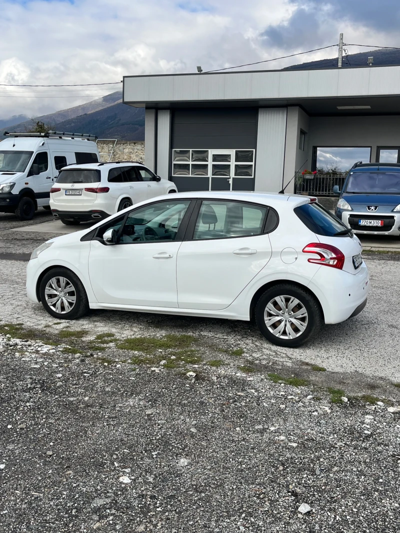Peugeot 208 1.4 , снимка 6 - Автомобили и джипове - 52343644