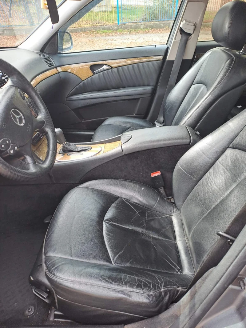 Mercedes-Benz E 220, снимка 6 - Автомобили и джипове - 52359604