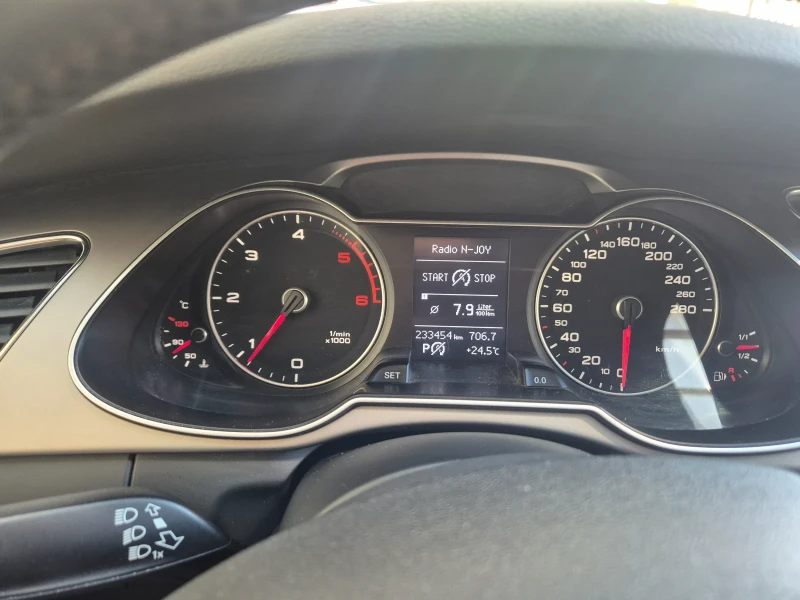 Audi A4 Авант, снимка 8 - Автомобили и джипове - 52552393