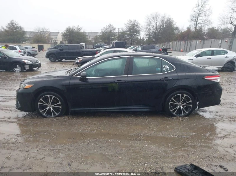 Toyota Camry SE, снимка 2 - Автомобили и джипове - 53065820