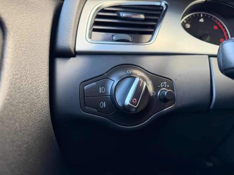 Audi A4 6 МЕСЕЦА ГАРАНЦИЯ/2.0TDI 140к.с. Автоматик/Подгрев, снимка 15 - Автомобили и джипове - 53132448