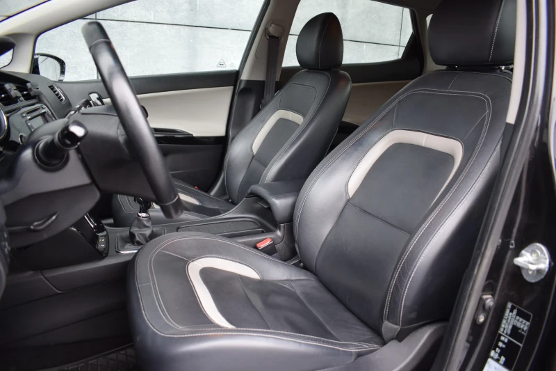 Kia Ceed 1.6, снимка 8 - Автомобили и джипове - 53415472