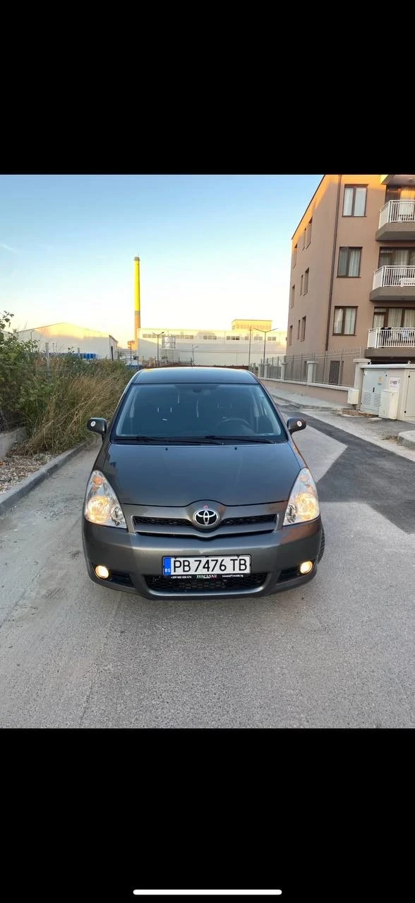 Toyota Corolla verso, снимка 15 - Автомобили и джипове - 54140643