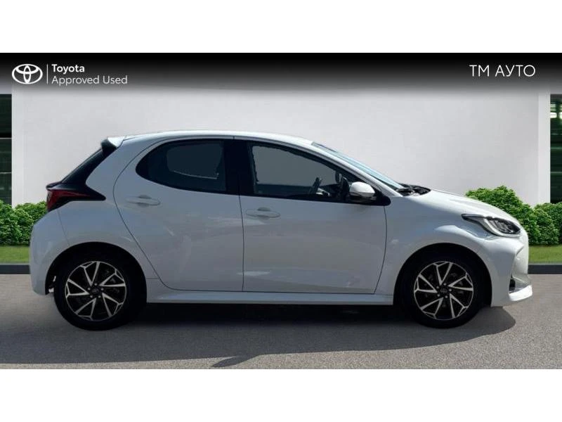 Toyota Yaris 1.5HSD TREND, снимка 17 - Автомобили и джипове - 56304364