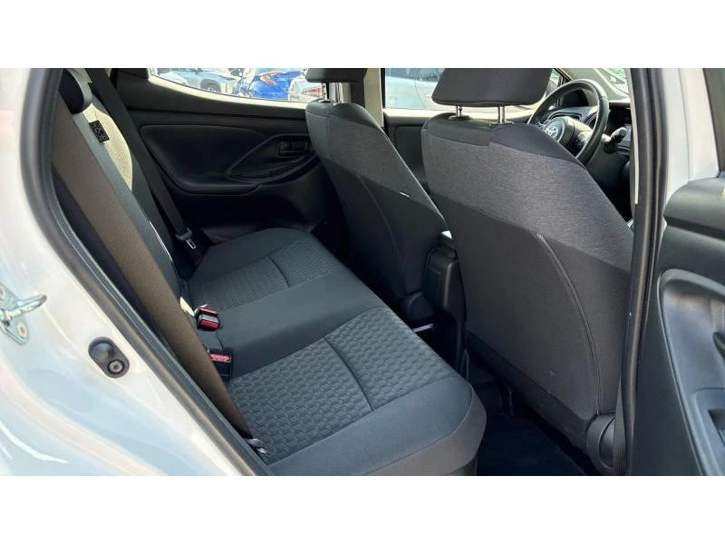 Toyota Yaris 1.5HSD TREND, снимка 7 - Автомобили и джипове - 56304364