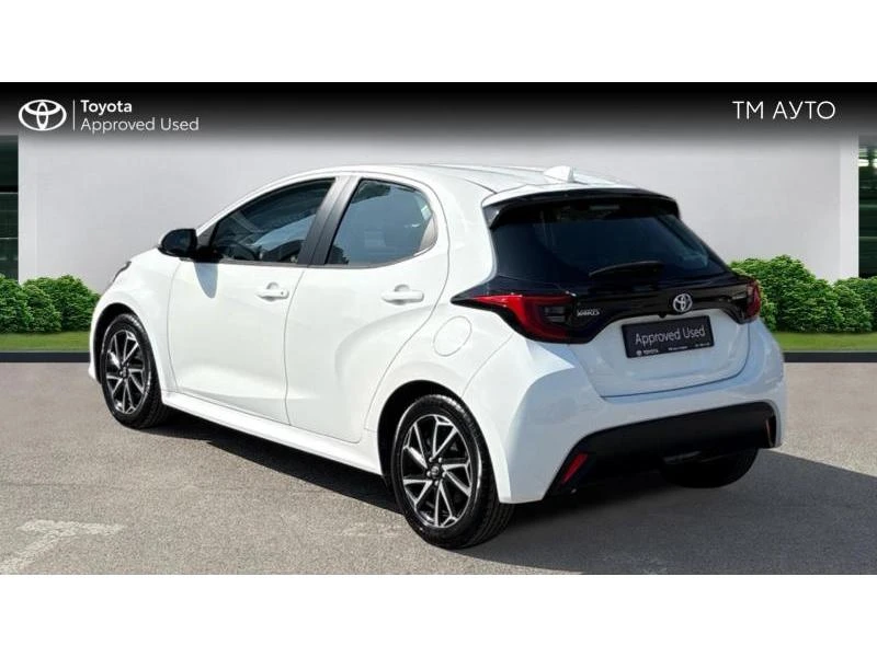Toyota Yaris 1.5HSD TREND, снимка 2 - Автомобили и джипове - 56304364