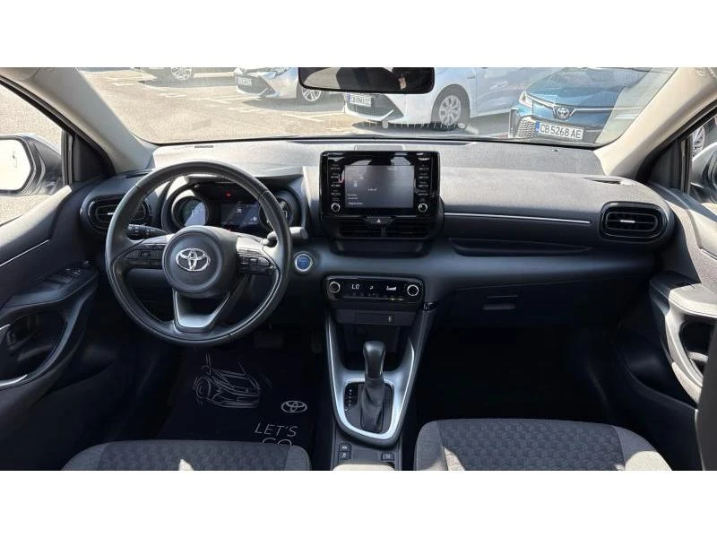 Toyota Yaris 1.5HSD TREND, снимка 8 - Автомобили и джипове - 56304364