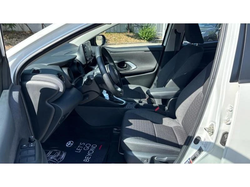 Toyota Yaris 1.5HSD TREND, снимка 12 - Автомобили и джипове - 56304364