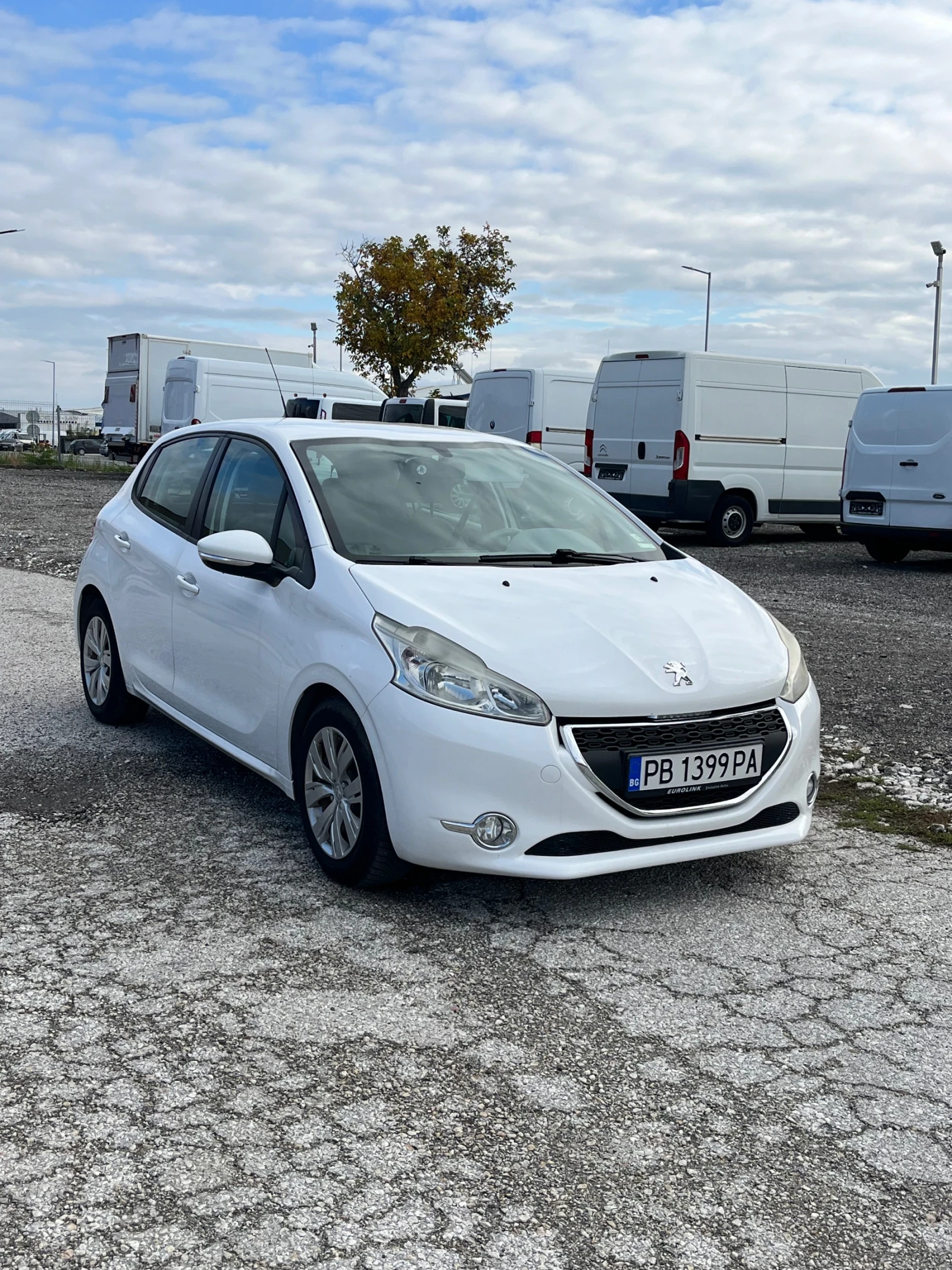 Peugeot 208 1.4 , снимка 1