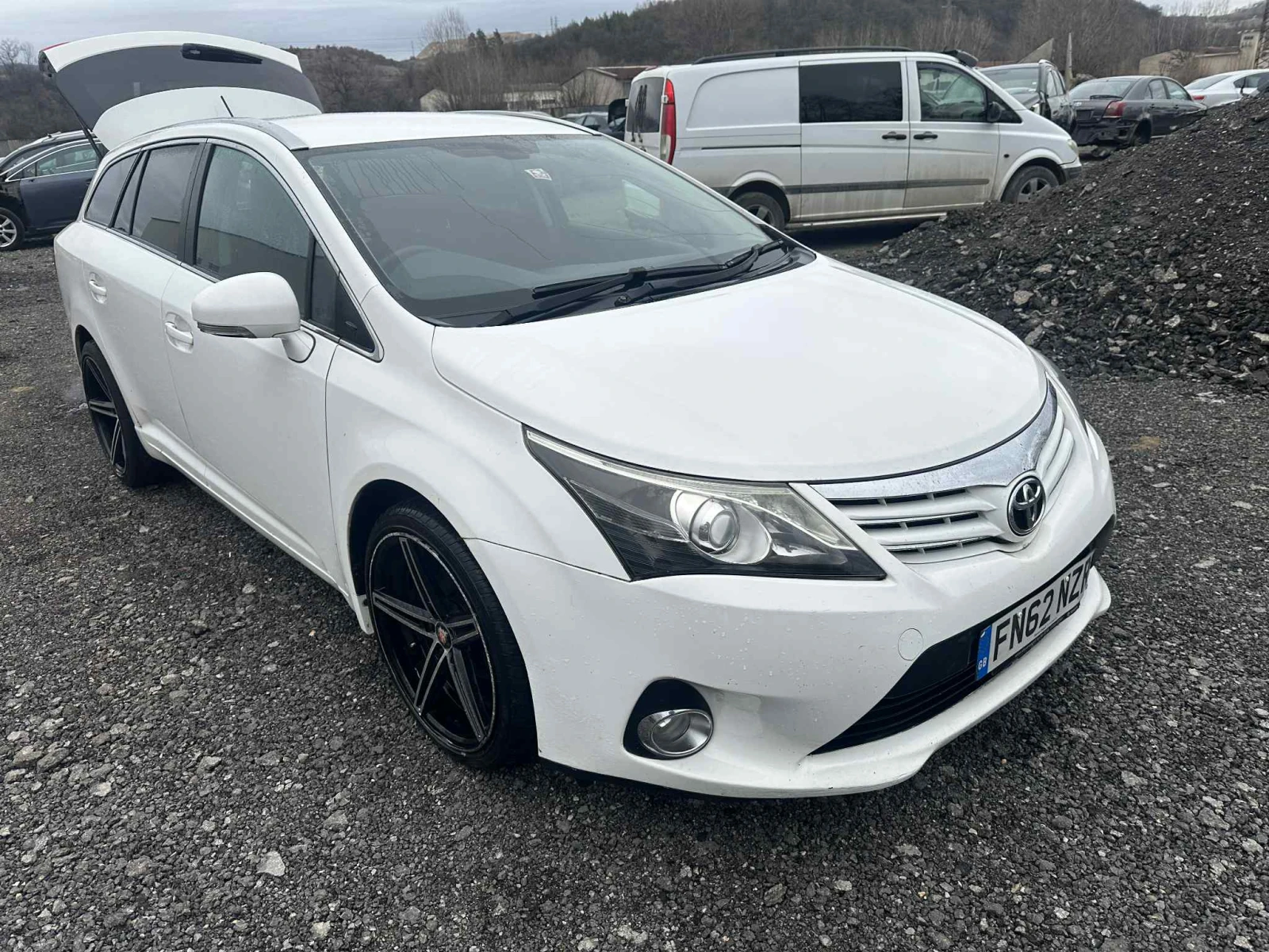 Toyota Avensis 2.0 124кс 2012г Facelift  Навигация - изображение 2