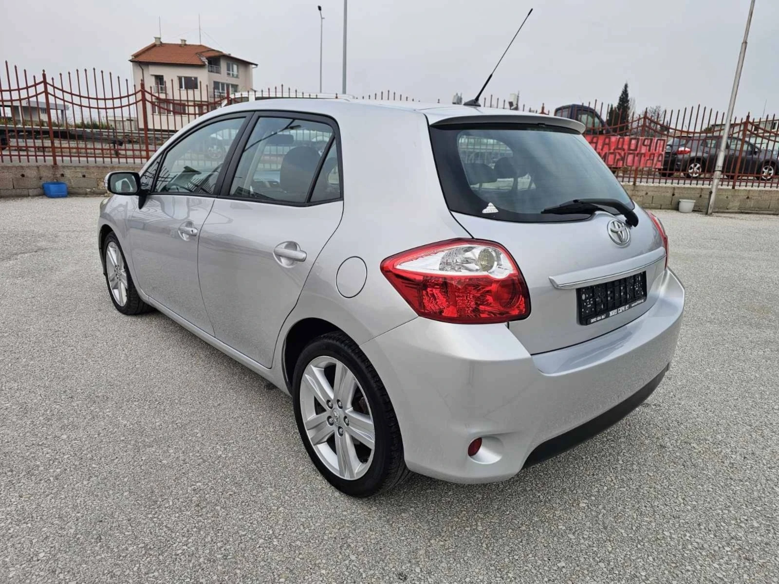 Toyota Auris 1.4D-4D/90к.с./FACELIFT - изображение 4