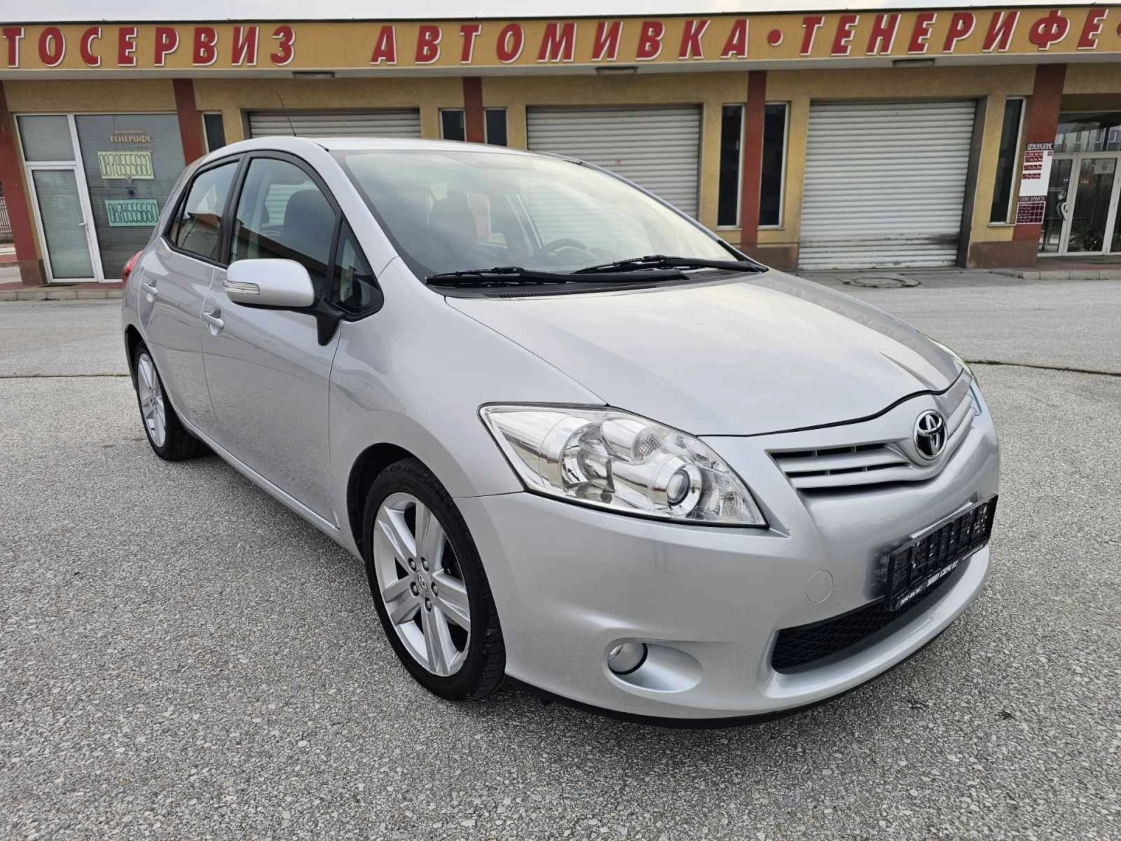 Toyota Auris 1.4D-4D/90к.с./FACELIFT - изображение 8