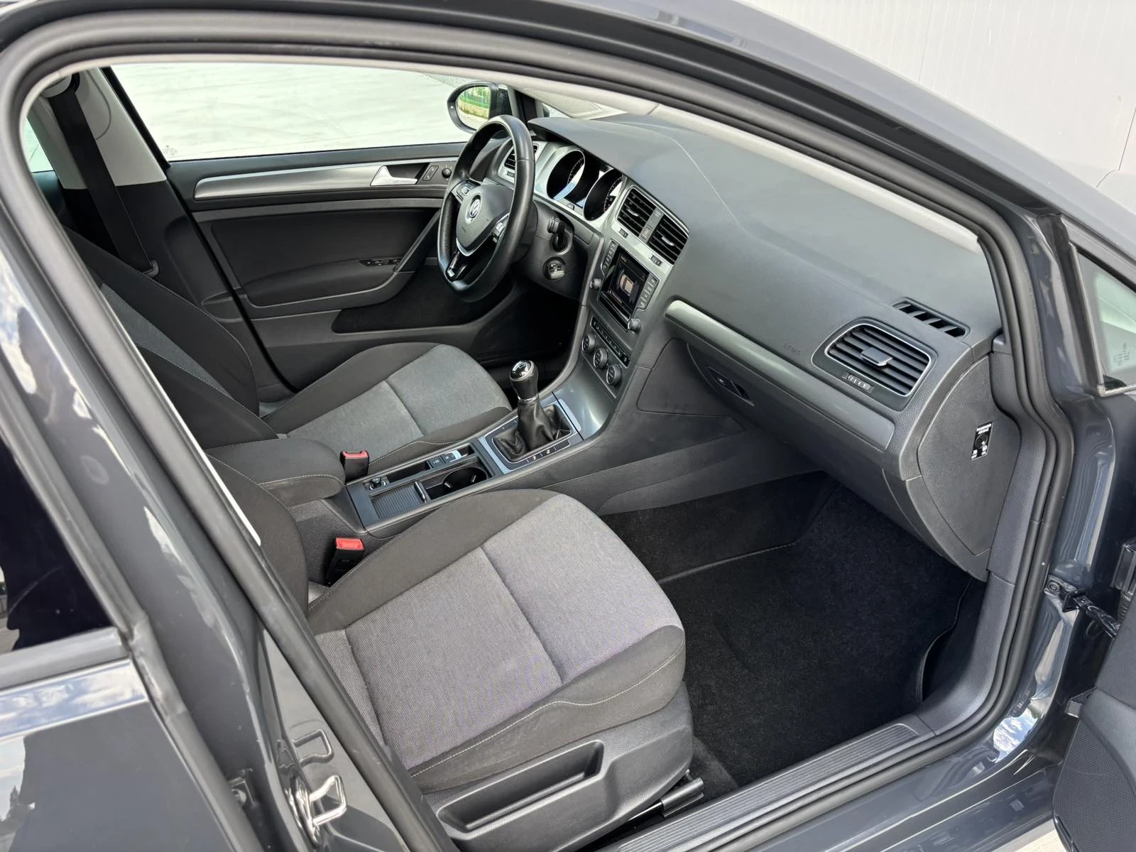 VW Golf 1.6Tdi/105кс/Германия/Климатроник/Темпомат/ - изображение 8