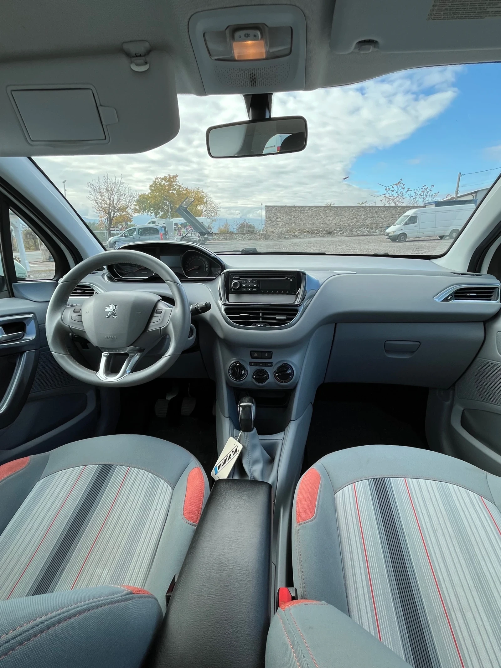 Peugeot 208 1.4  - изображение 9