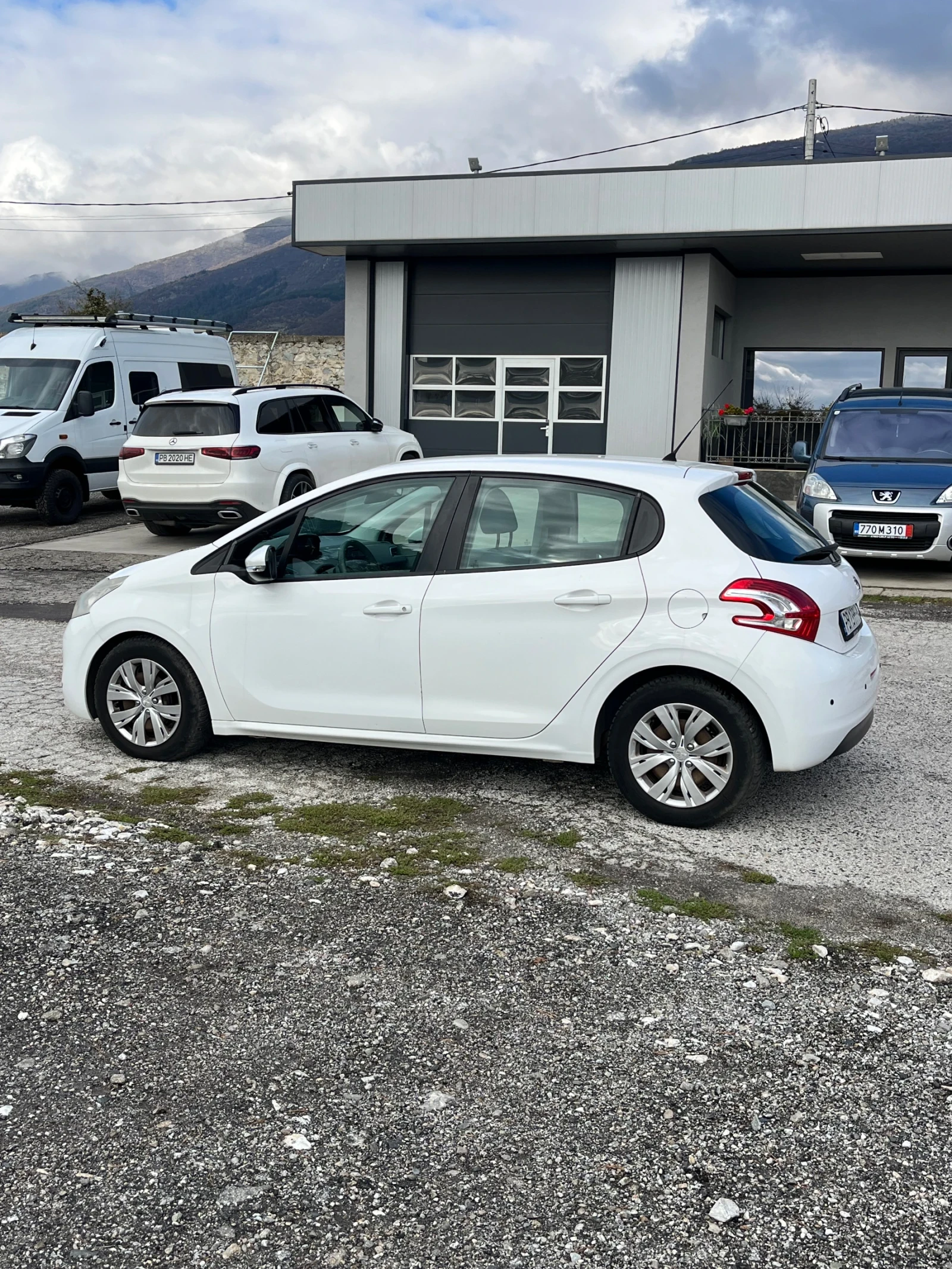 Peugeot 208 1.4  - изображение 6
