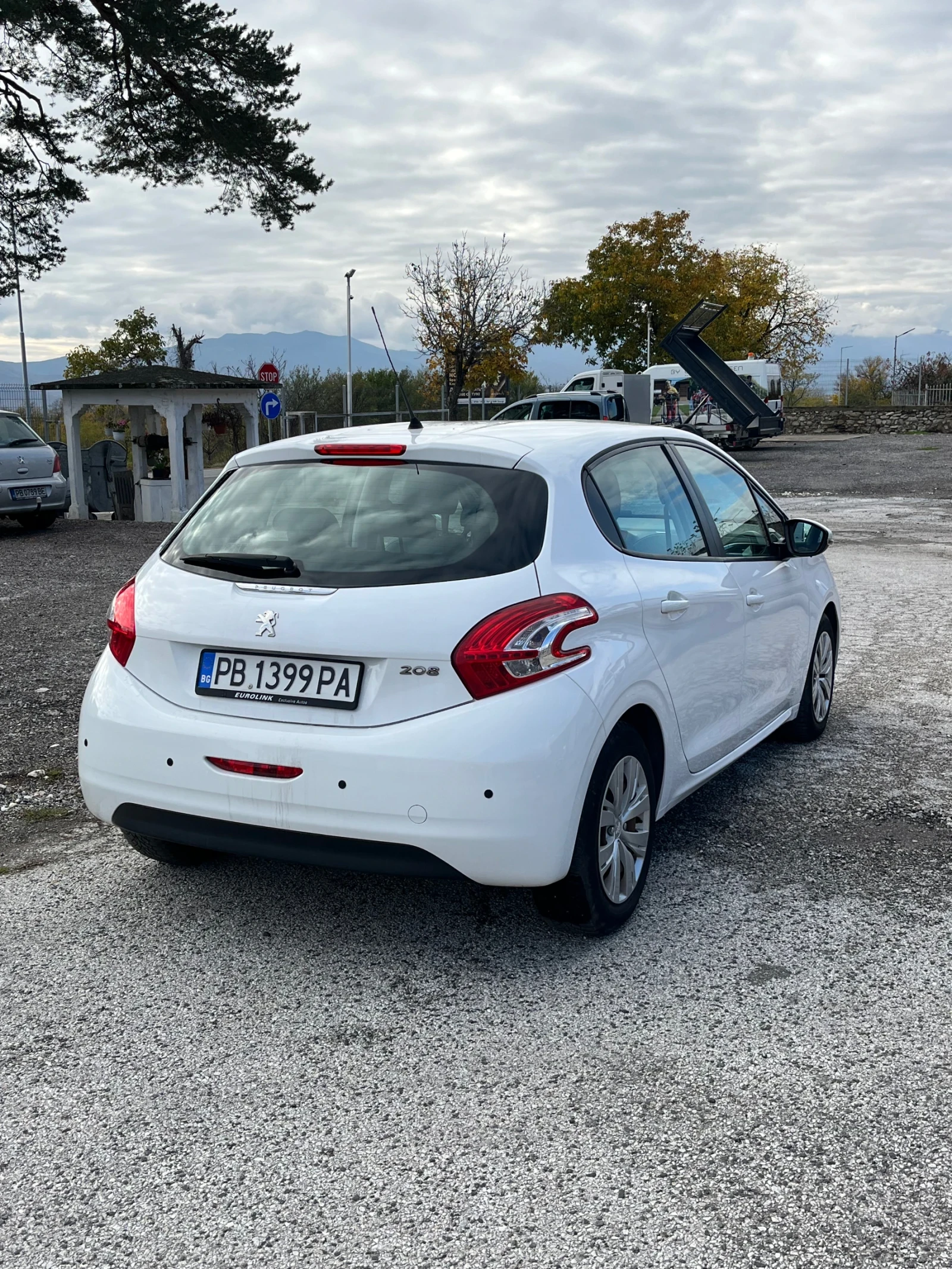 Peugeot 208 1.4  - изображение 8