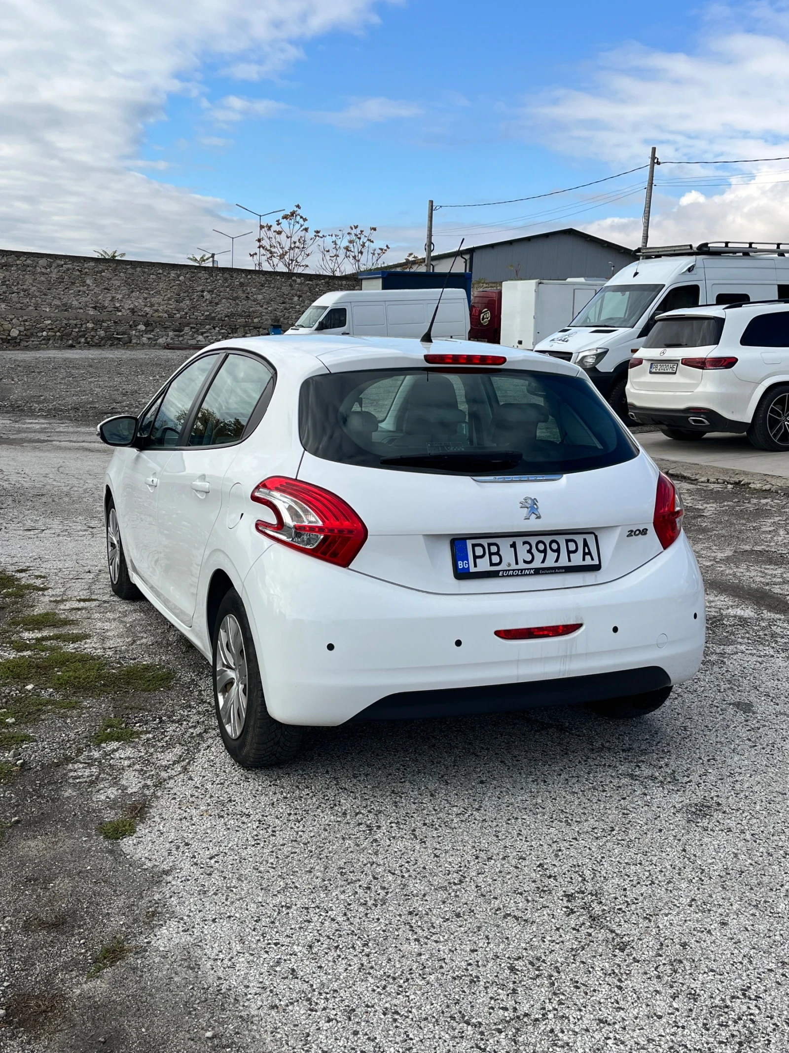 Peugeot 208 1.4  - изображение 7