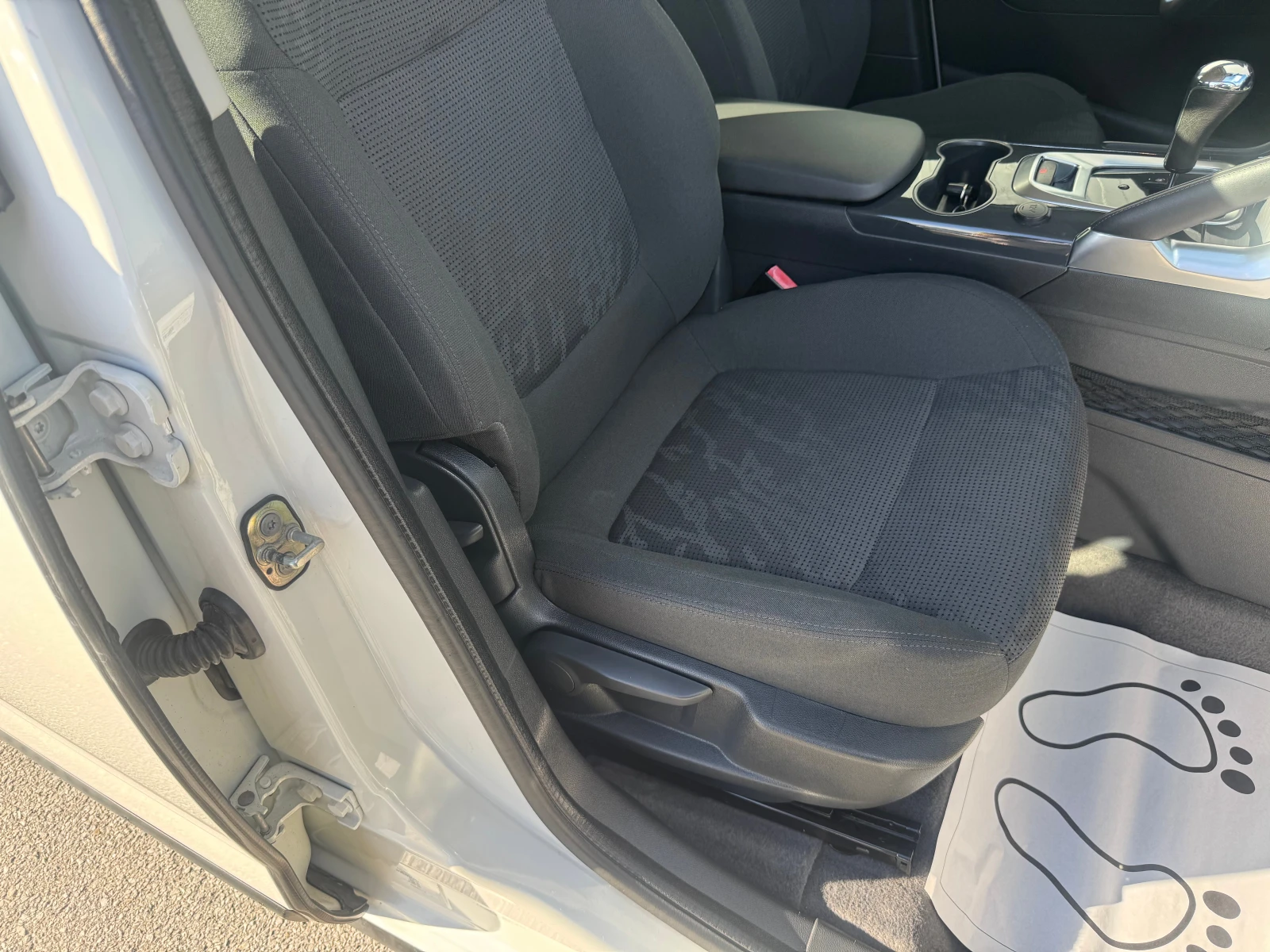 Peugeot 3008 1.6 HDI Automat - изображение 8