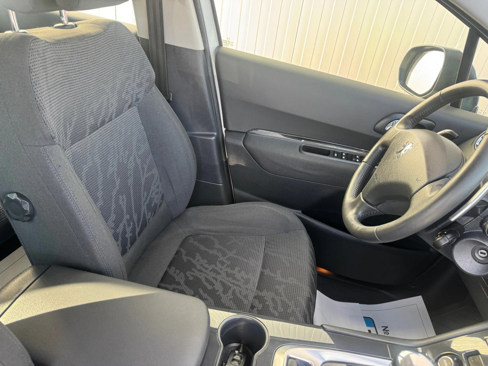 Peugeot 3008 1.6 HDI Automat - изображение 7