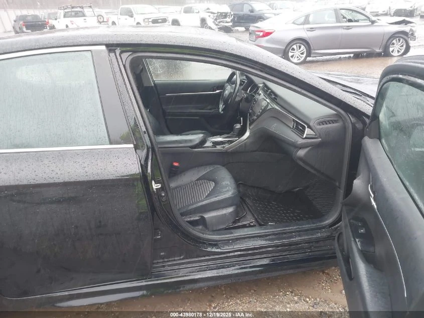 Toyota Camry SE - изображение 9