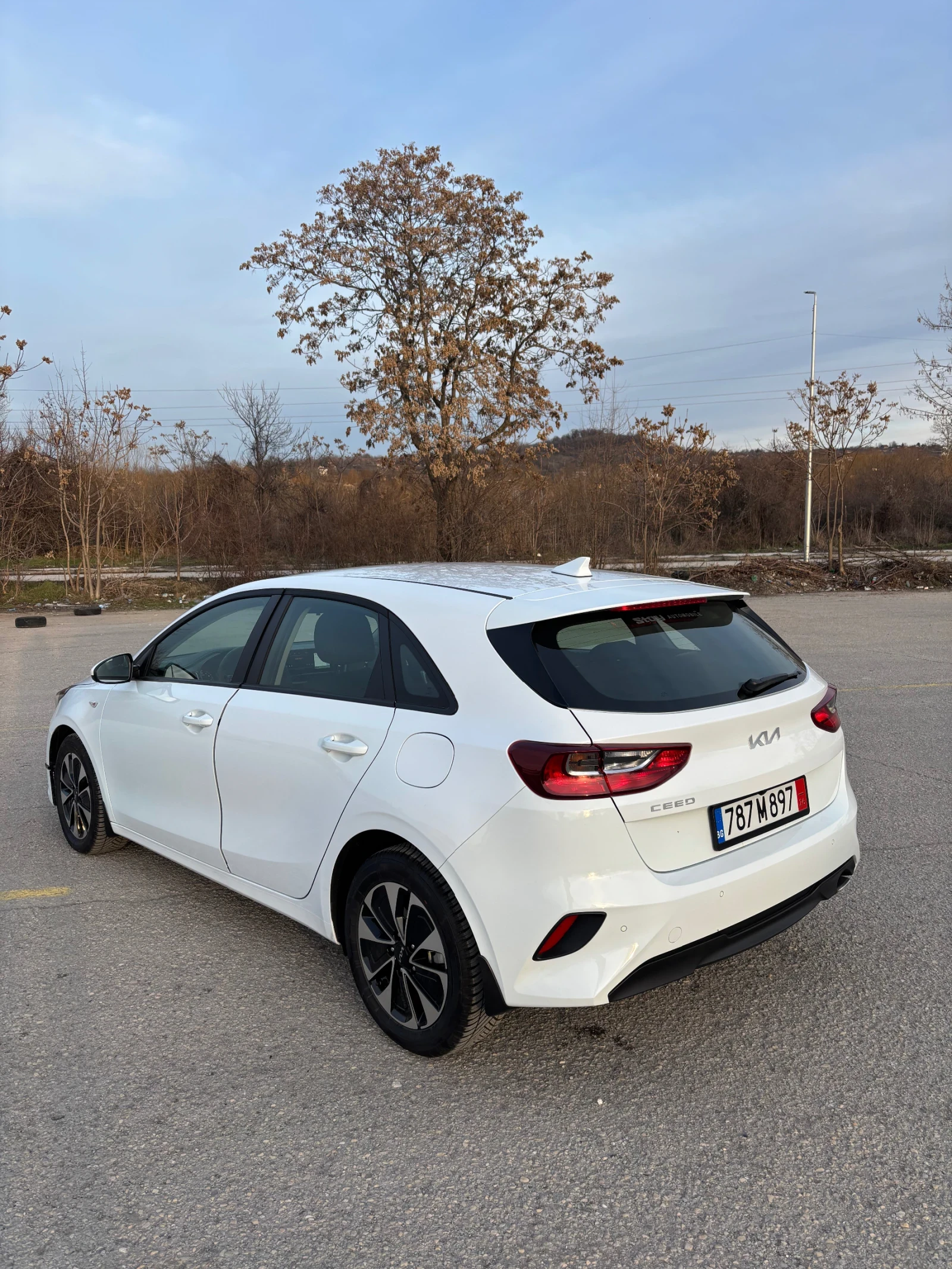 Kia Ceed T-GDI Facelift , снимка 8 - Автомобили и джипове - 53784783