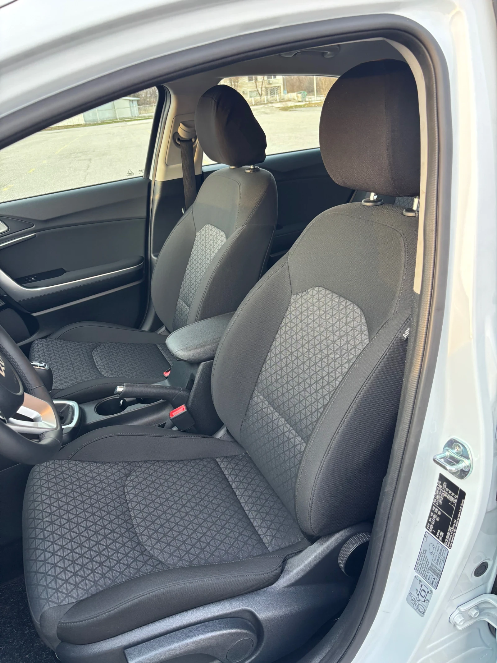 Kia Ceed T-GDI Facelift , снимка 12 - Автомобили и джипове - 53784783