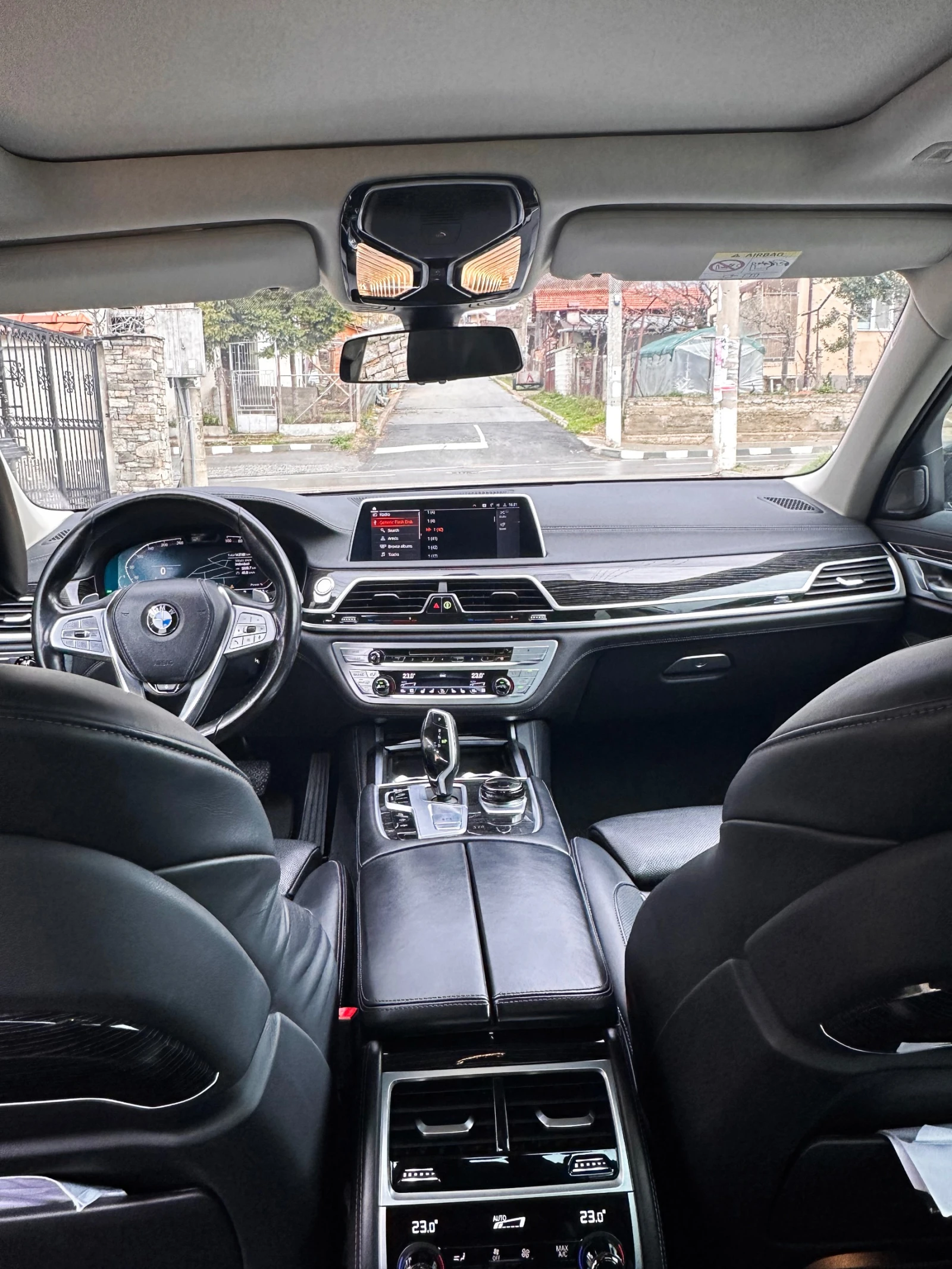 BMW 740 XDrive, снимка 13 - Автомобили и джипове - 54101721