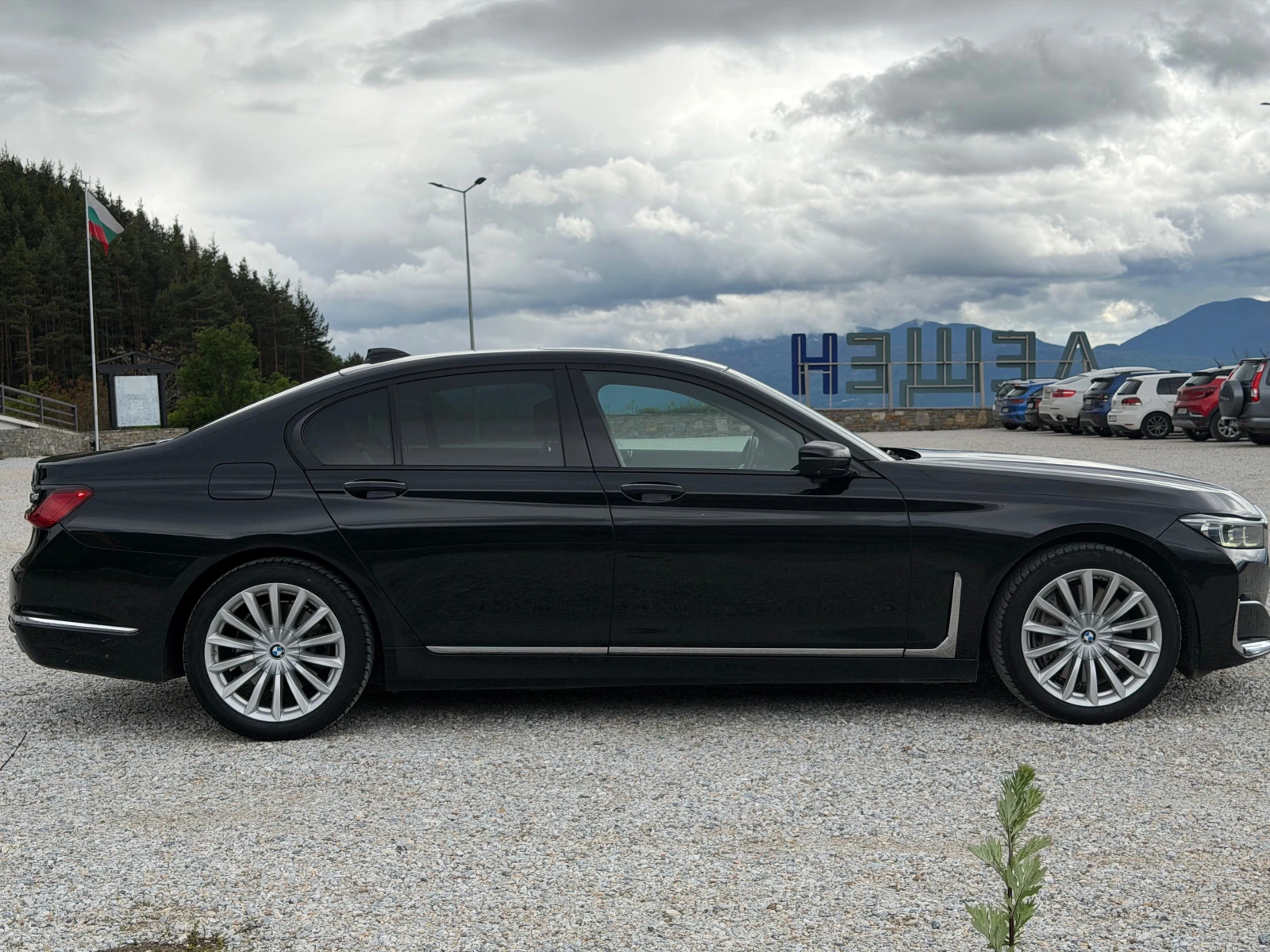 BMW 740 XDrive / Laser / ТОП, снимка 6 - Автомобили и джипове - 54528628