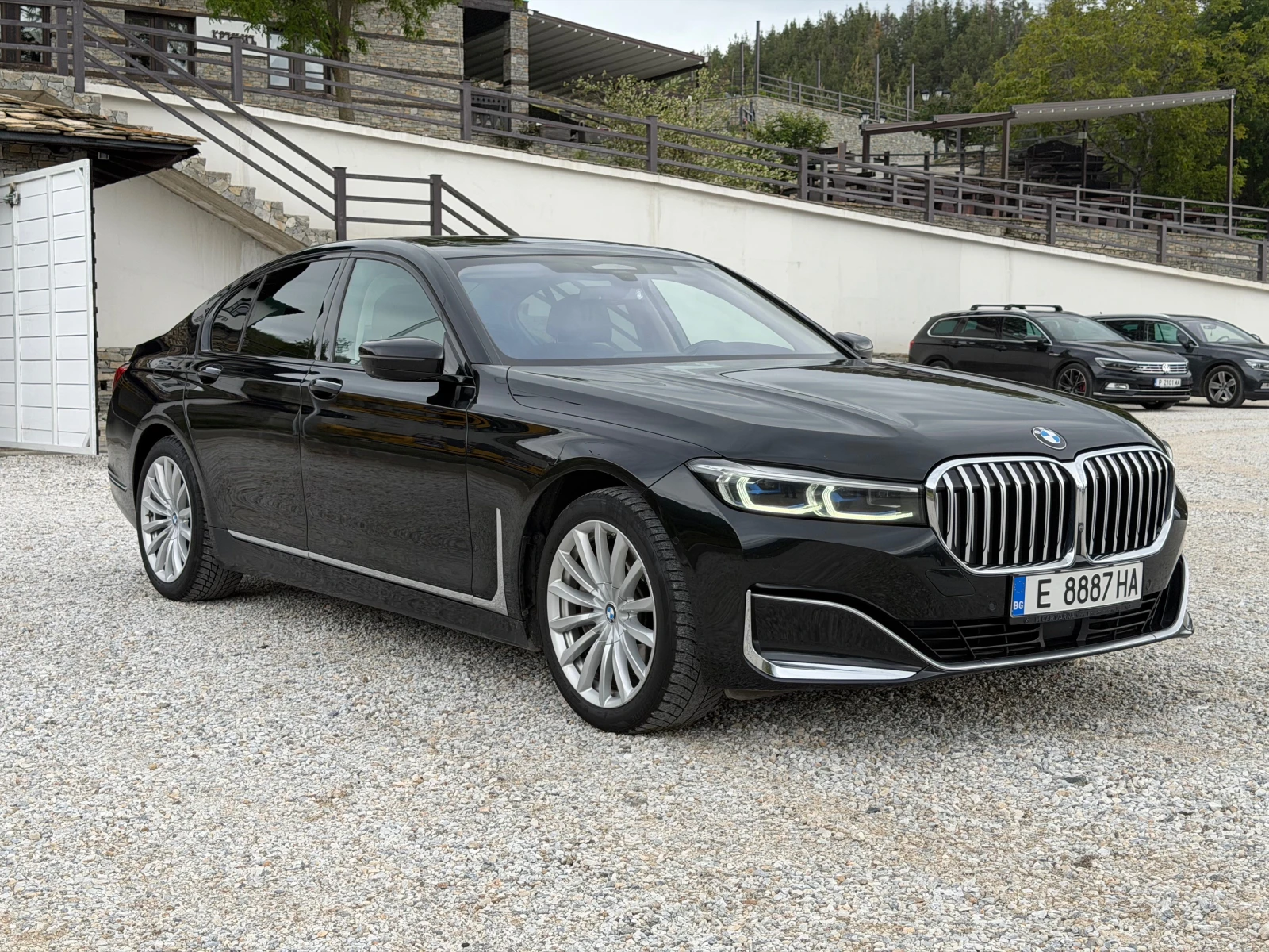 BMW 740 XDrive / Laser / ТОП, снимка 2 - Автомобили и джипове - 54528628