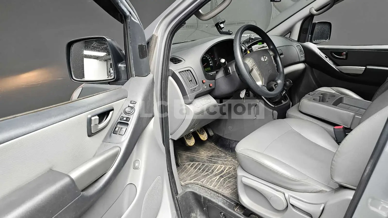 Hyundai Starex, снимка 10 - Автомобили и джипове - 54108472