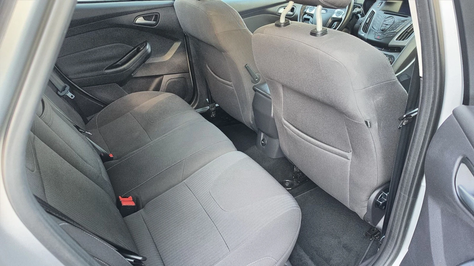 Ford Focus 1.6HDi 115k.c TITANIUM FaceLift 2013, снимка 9 - Автомобили и джипове - 54235319