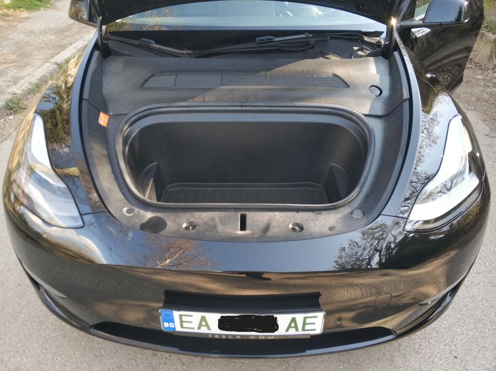 Tesla Model Y Dual Motor, снимка 10 - Автомобили и джипове - 54239364