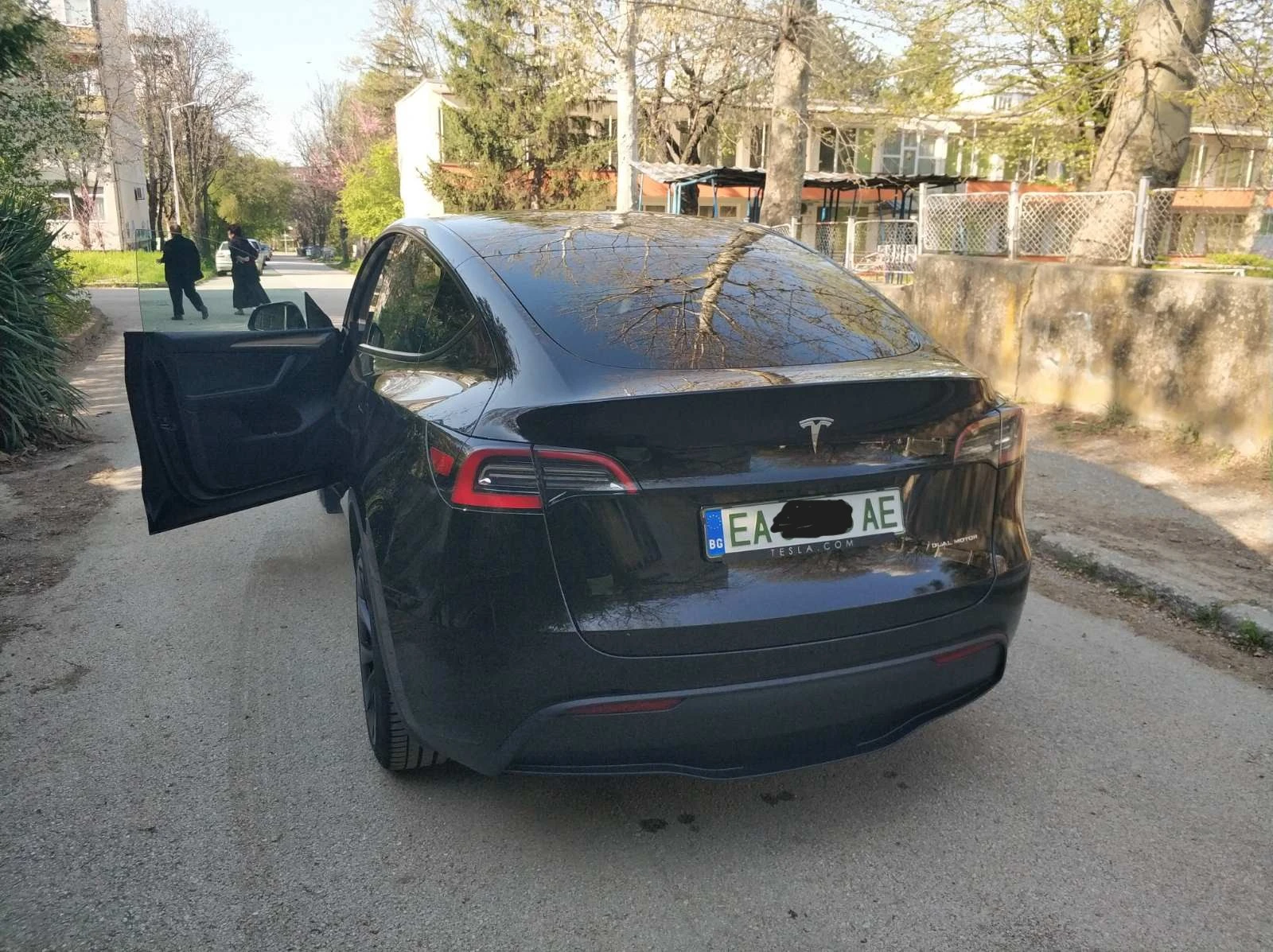 Tesla Model Y Dual Motor, снимка 7 - Автомобили и джипове - 54239364