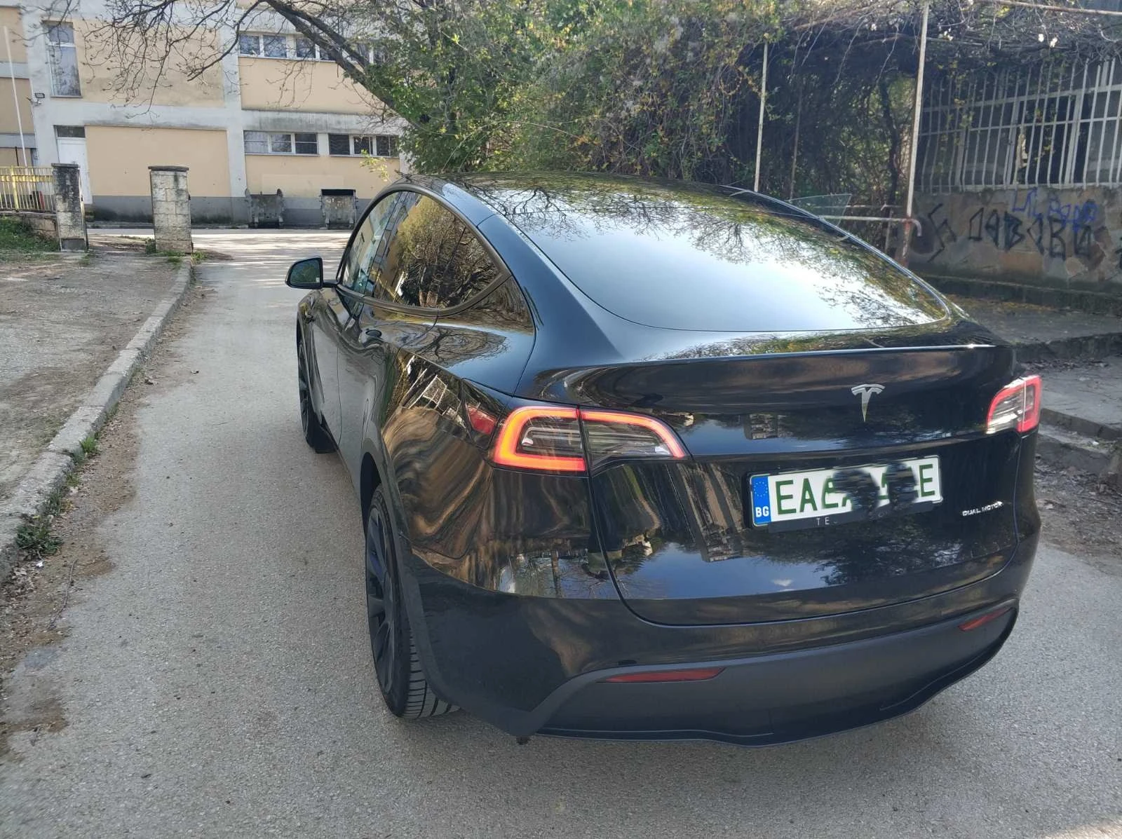 Tesla Model Y Dual Motor, снимка 4 - Автомобили и джипове - 54239364