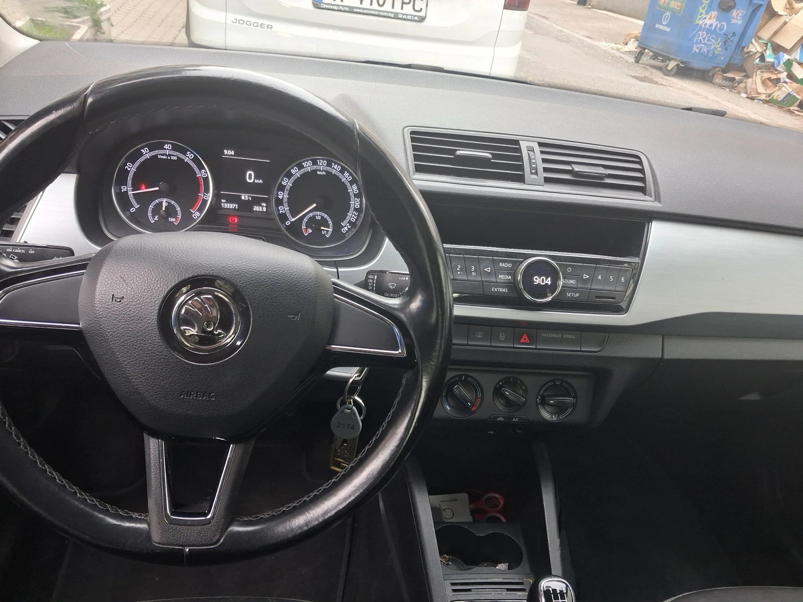 Skoda Fabia 1.0 MPI, снимка 8 - Автомобили и джипове - 54773716