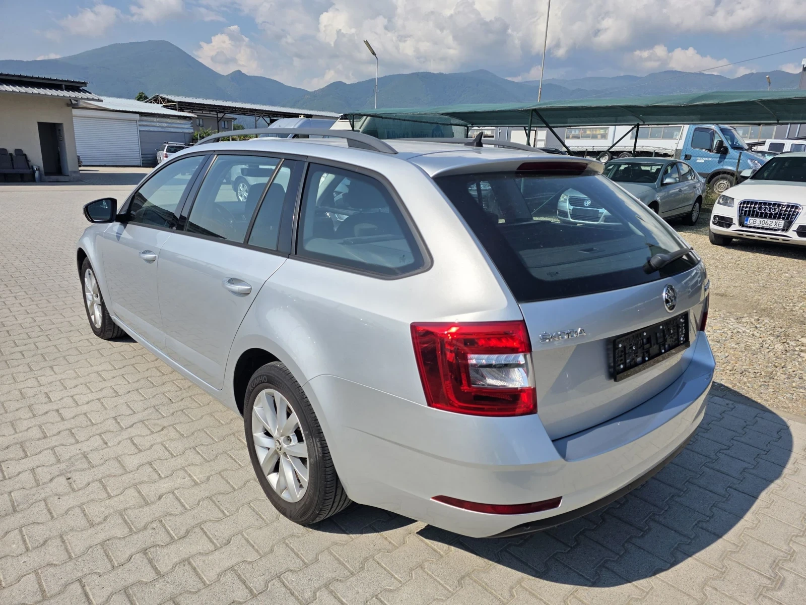 Skoda Octavia 1.6TDi Navi 116k Лизинг, снимка 5 - Автомобили и джипове - 55007511