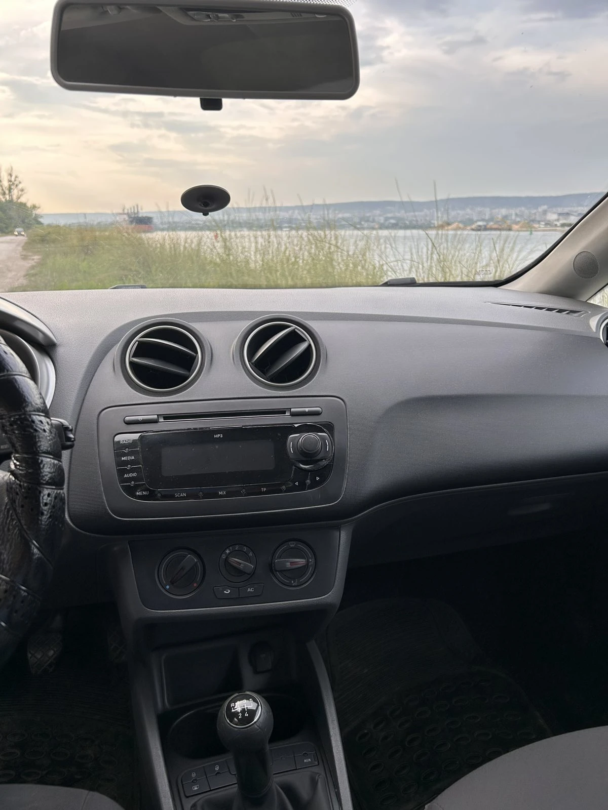 Seat Ibiza 1.4 TDI, снимка 8 - Автомобили и джипове - 55317159