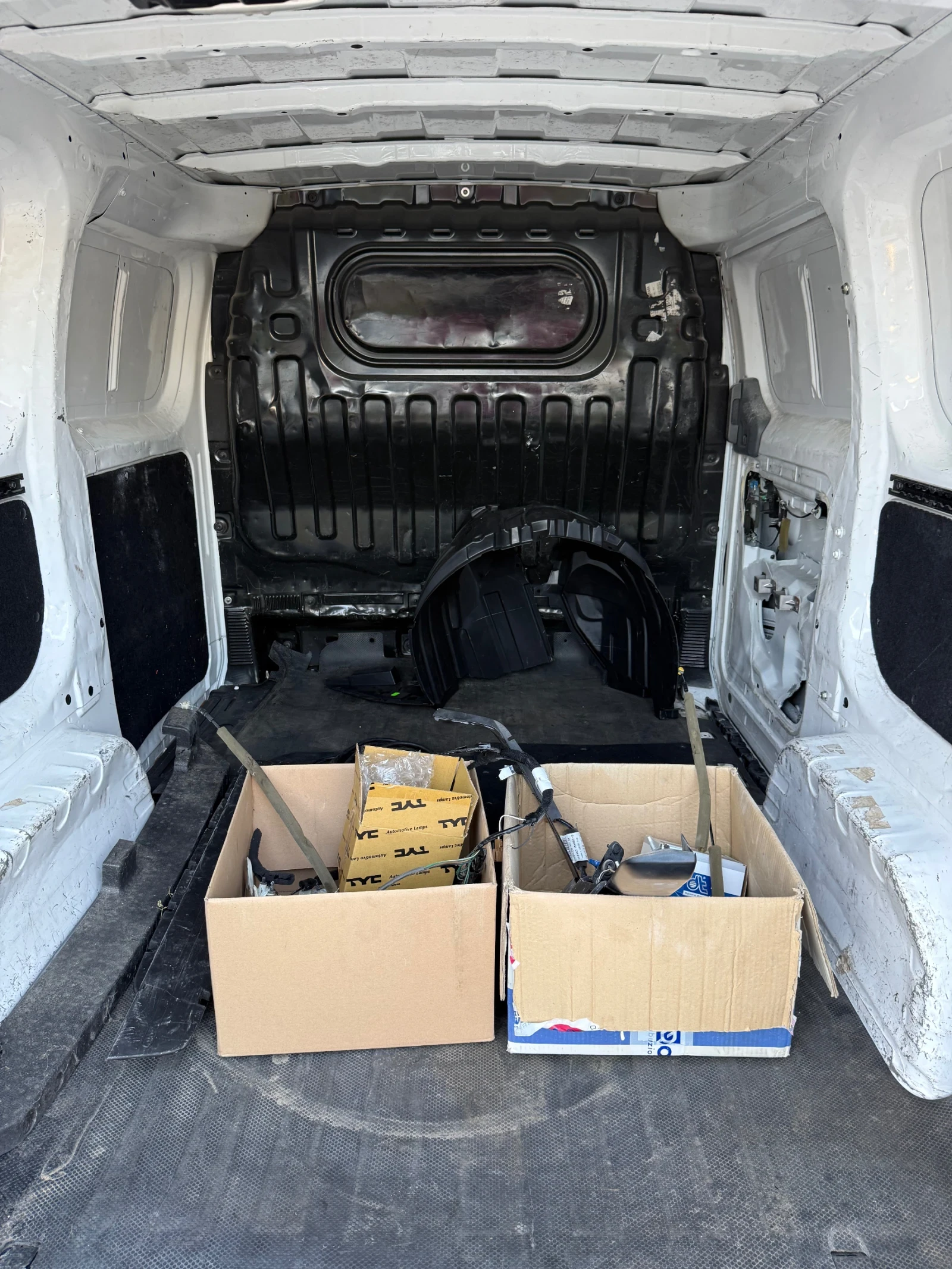 Nissan e-NV200 41kw 107хкм SOH100% ПРОМОЦИЯ , снимка 9 - Автомобили и джипове - 55500289