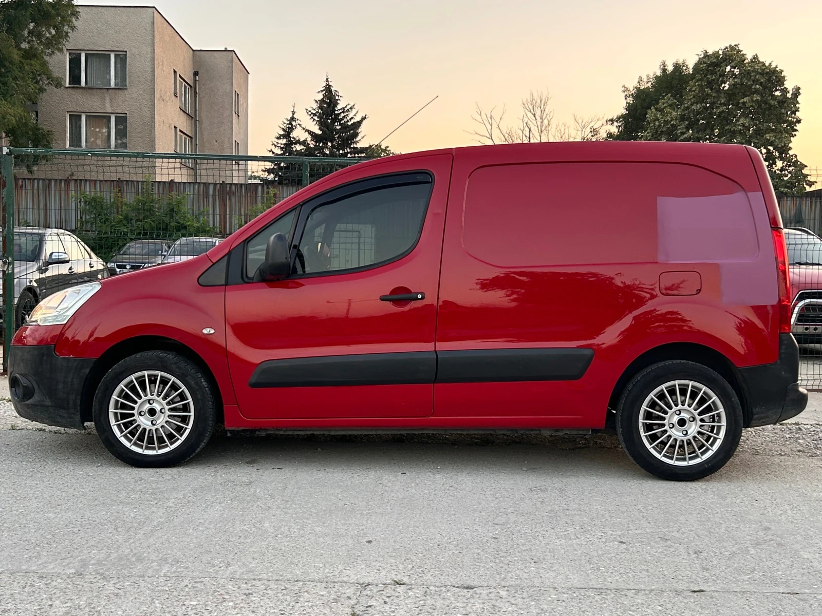 Citroen Berlingo, снимка 2 - Автомобили и джипове - 55564804