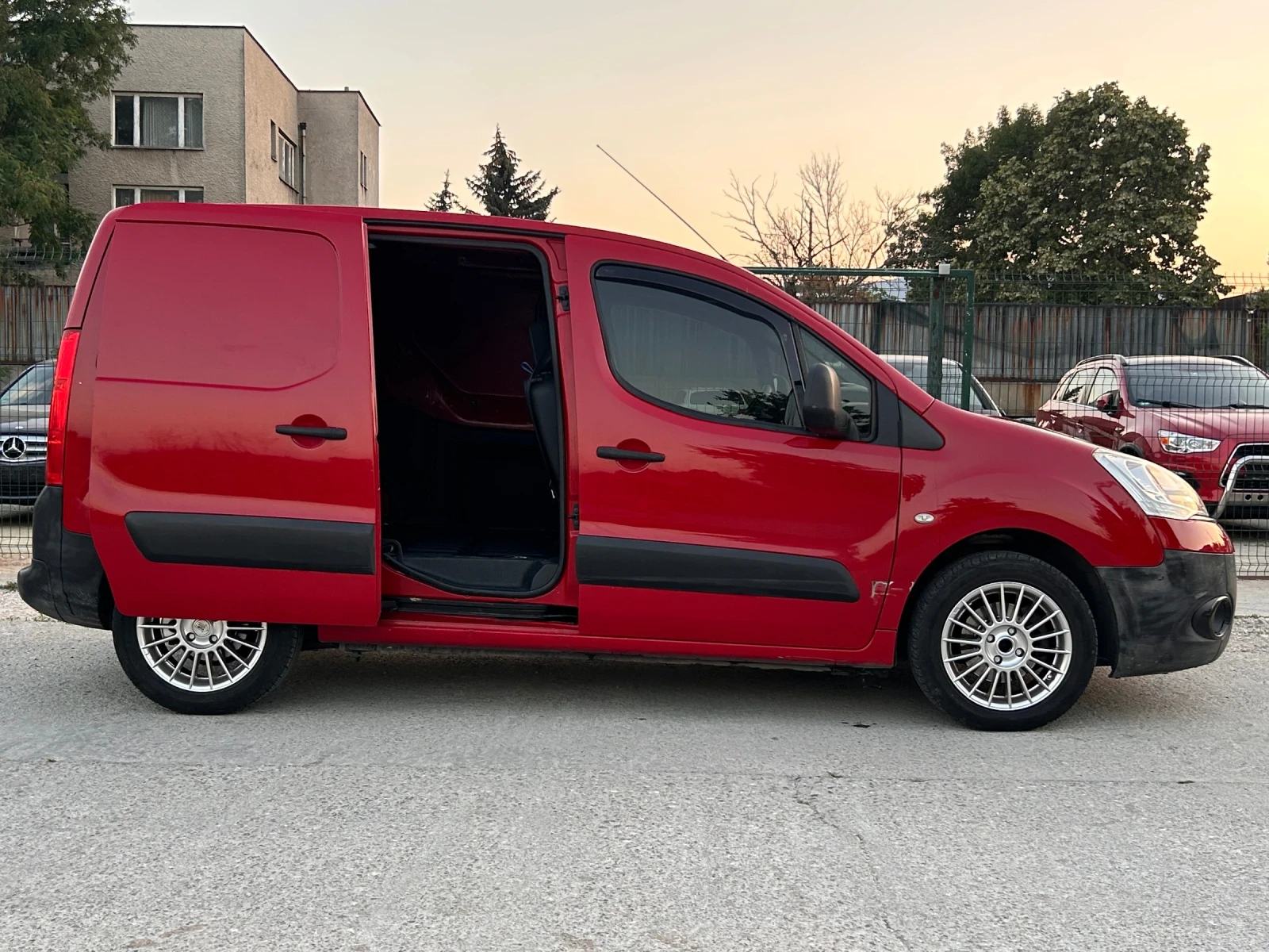 Citroen Berlingo, снимка 5 - Автомобили и джипове - 55564804