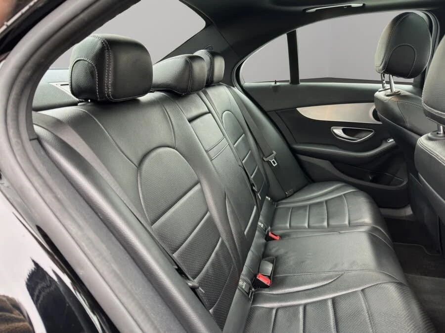 Mercedes-Benz C 300 * 4MATIC* ПАНО* KEYLESS* Camera* ПОДГРЕВ* , снимка 14 - Автомобили и джипове - 55586181