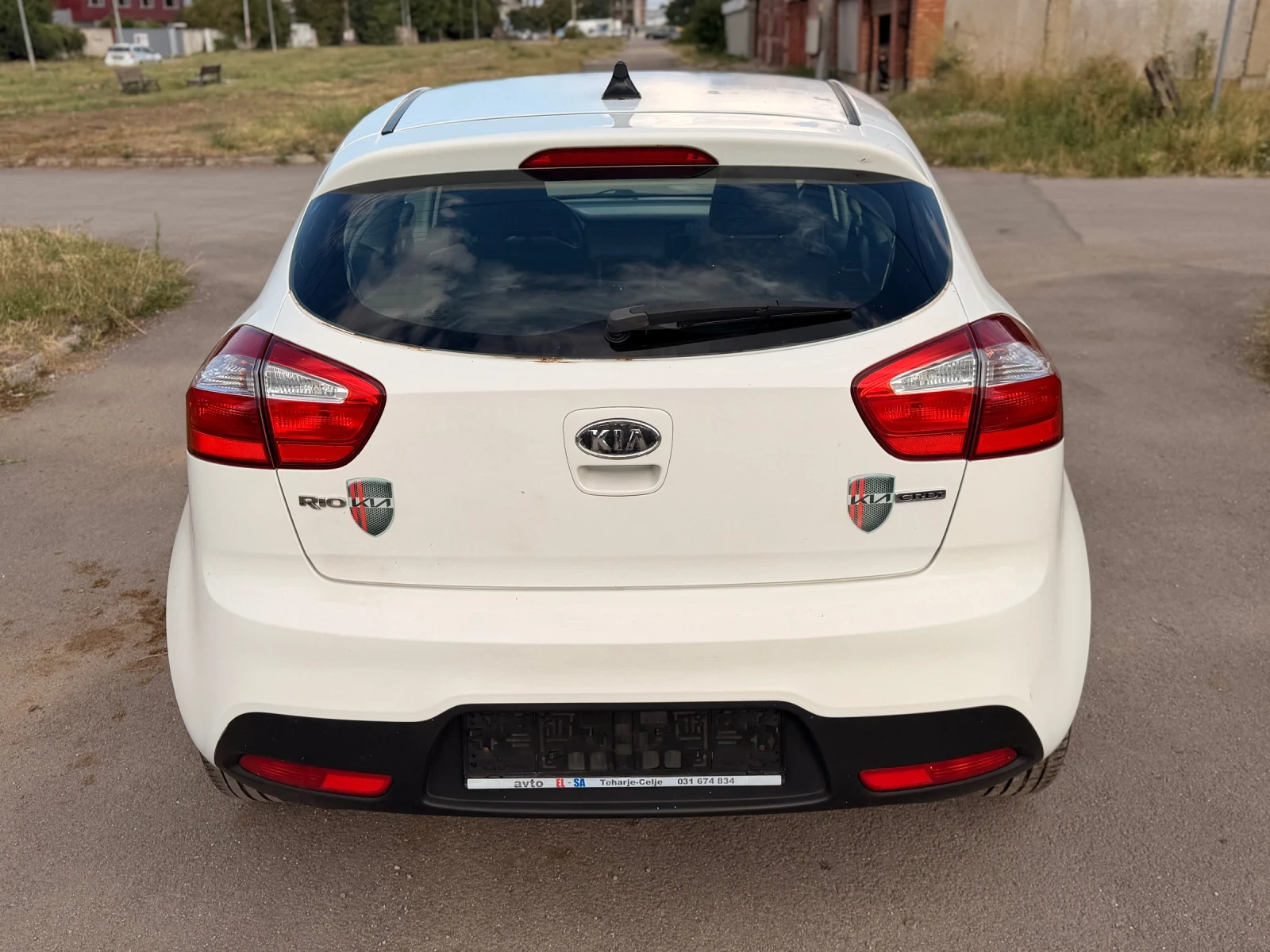 Kia Rio, снимка 5 - Автомобили и джипове - 55606122