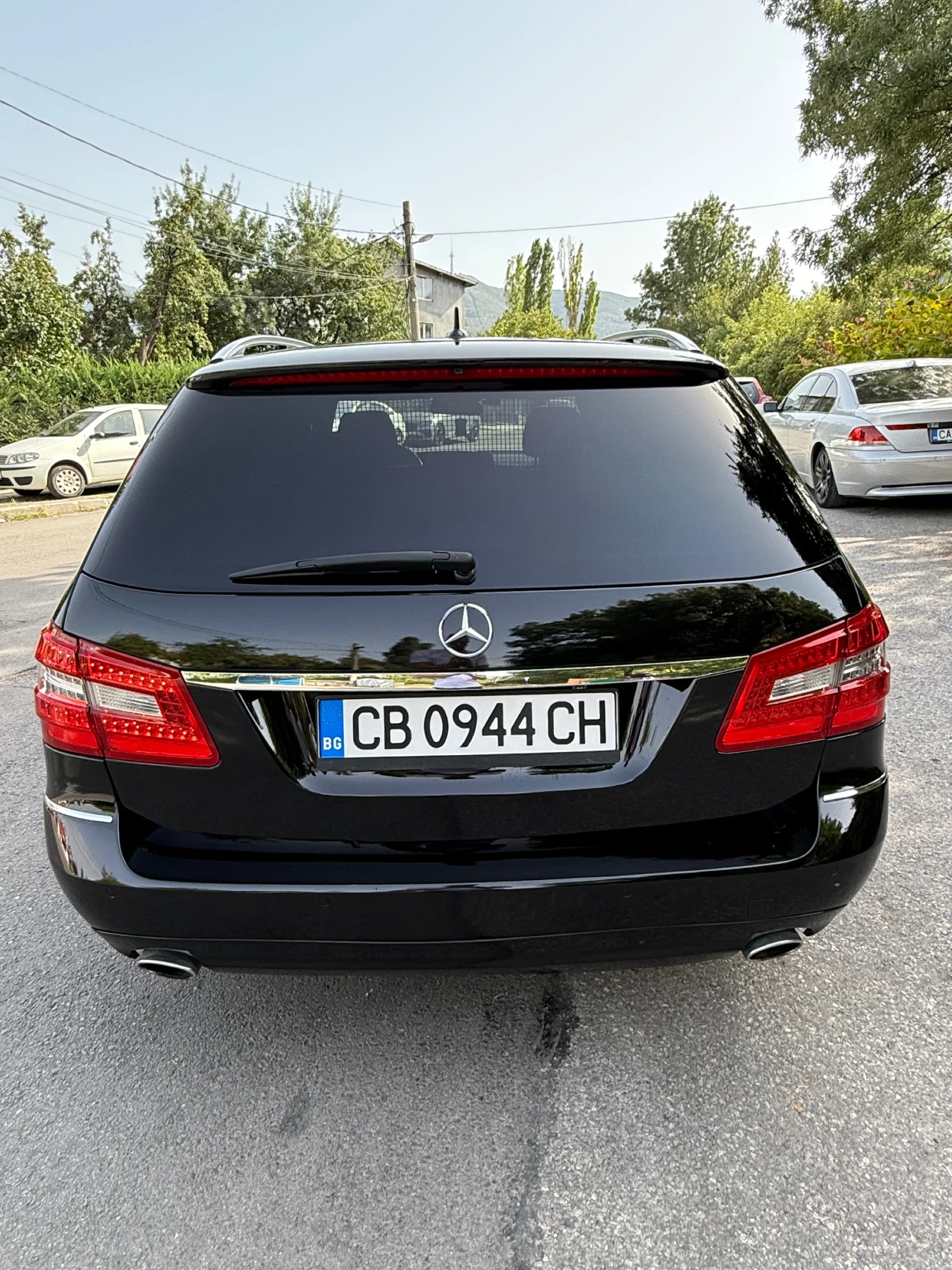 Mercedes-Benz E 350 Mercedes-Benz E 350 DISTRONIC CAMERA 4x4, снимка 4 - Автомобили и джипове - 55861523