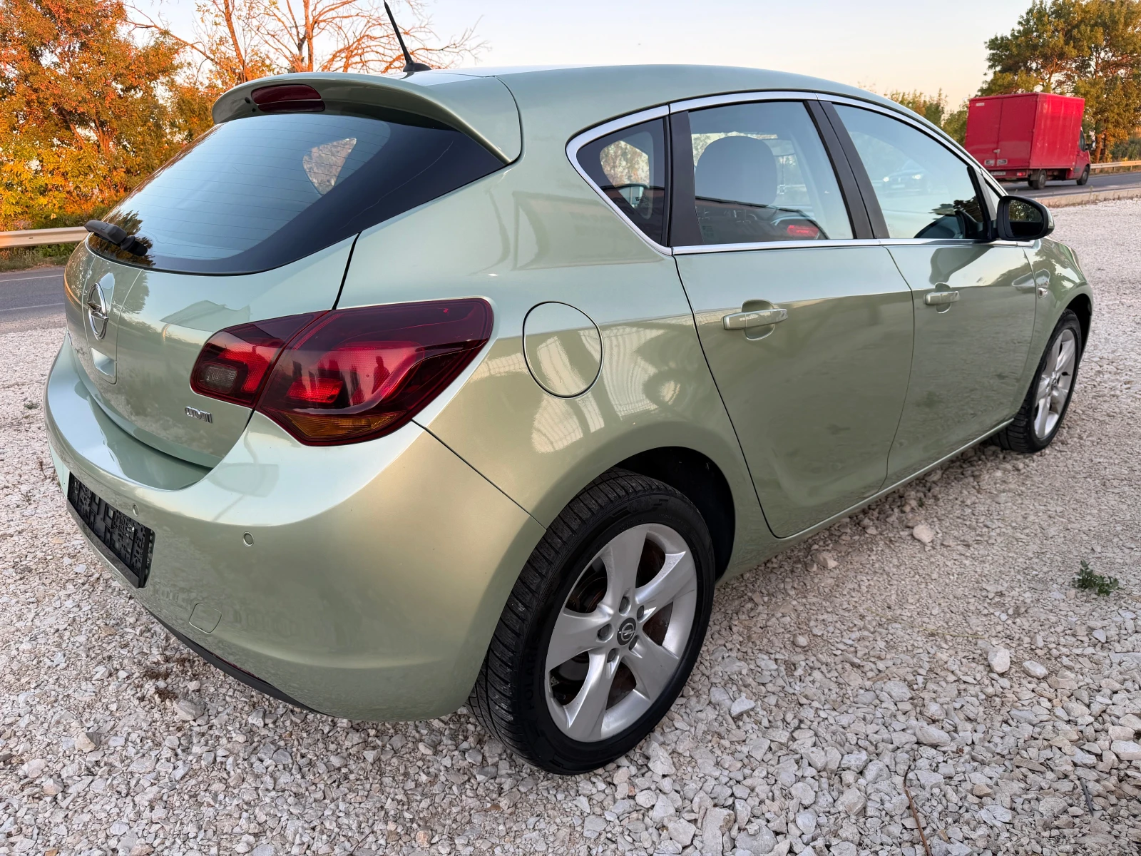 Opel Astra 1.7DTi/110p.s-Hatchback/Euro 5!!!, снимка 4 - Автомобили и джипове - 56152357