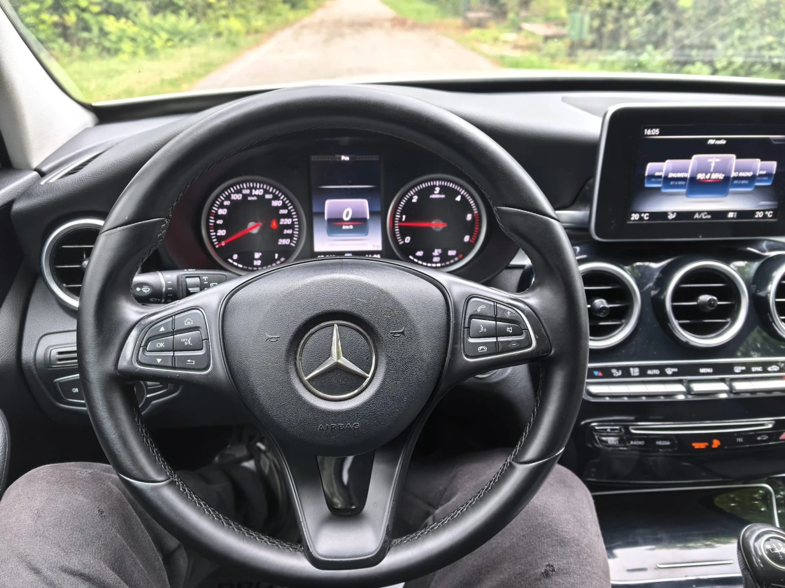 Mercedes-Benz C 220 Euro 6 * LED * Distronic, снимка 12 - Автомобили и джипове - 56299313