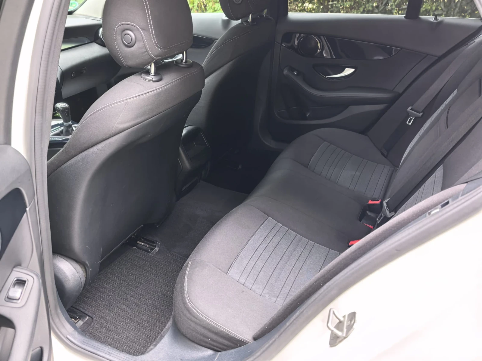 Mercedes-Benz C 220 Euro 6 * LED * Distronic, снимка 16 - Автомобили и джипове - 56299313