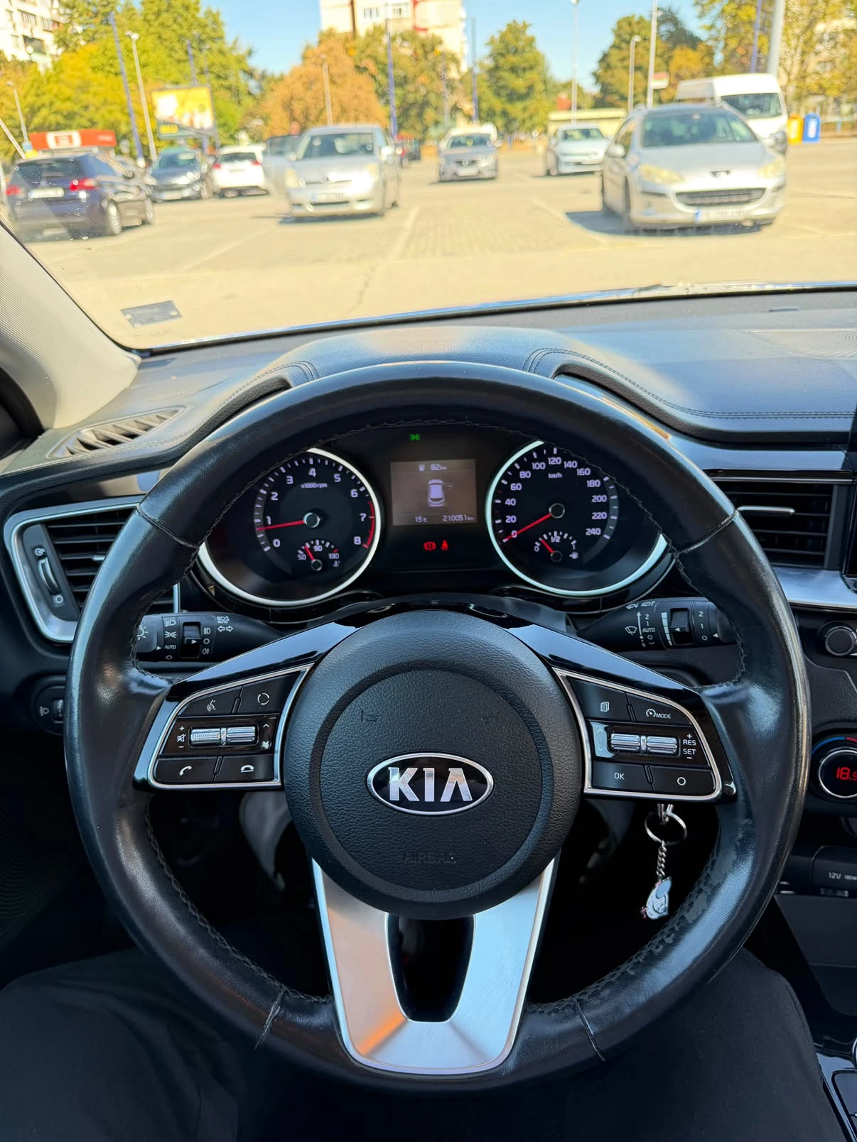 Kia Ceed 1.4, снимка 13 - Автомобили и джипове - 56357818