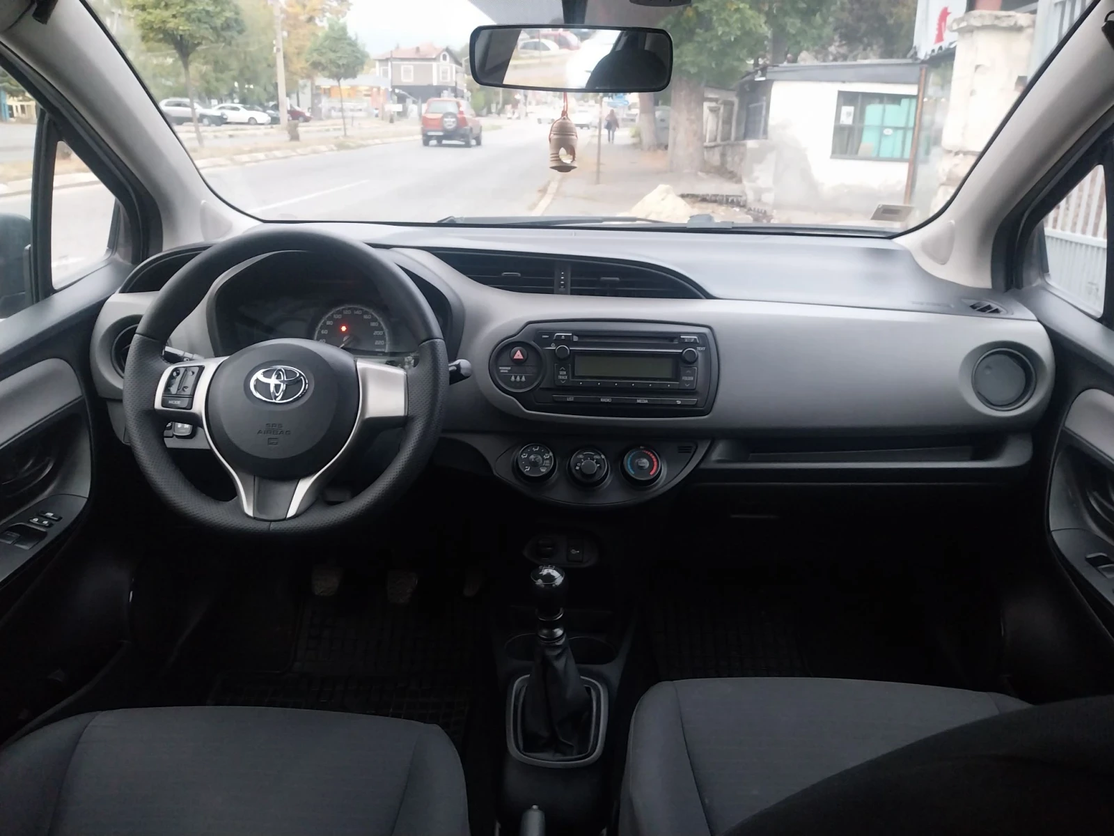 Toyota Yaris, снимка 9 - Автомобили и джипове - 56466729