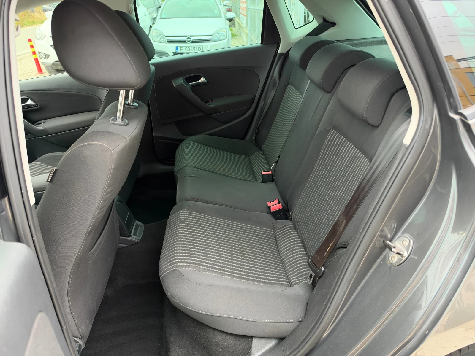 VW Polo 1.4 AVTOMAT, снимка 10 - Автомобили и джипове - 56711839